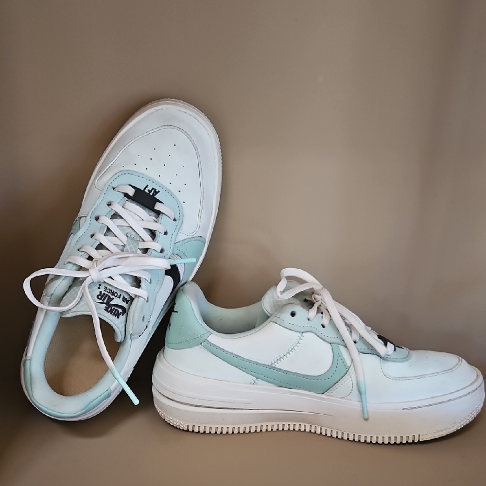 Nike Women's Platform Shoes - White and Mint